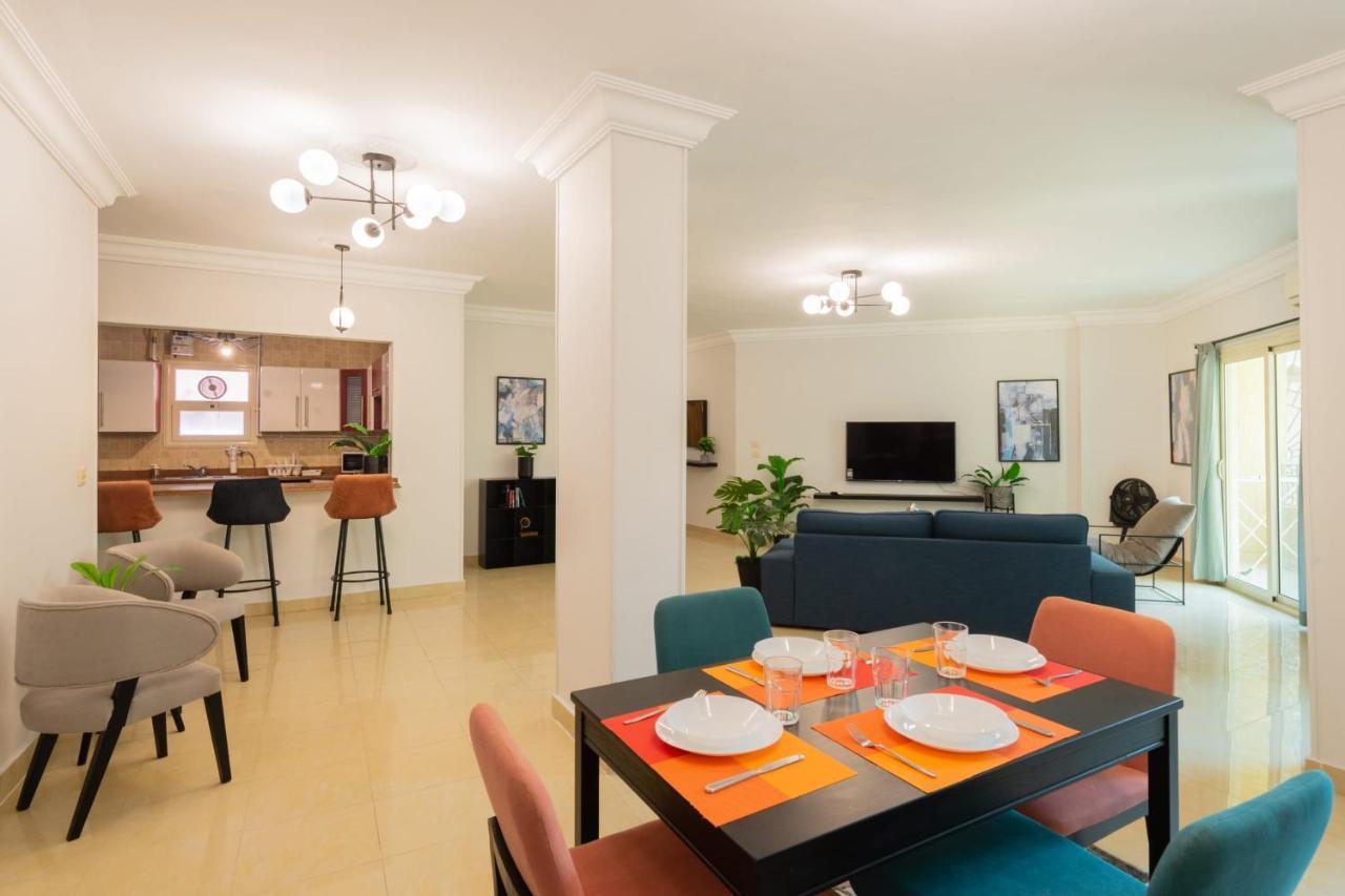 Distinct & Decent 2 Bdr Apt Steps From Nightlife And Airport Kahire Dış mekan fotoğraf