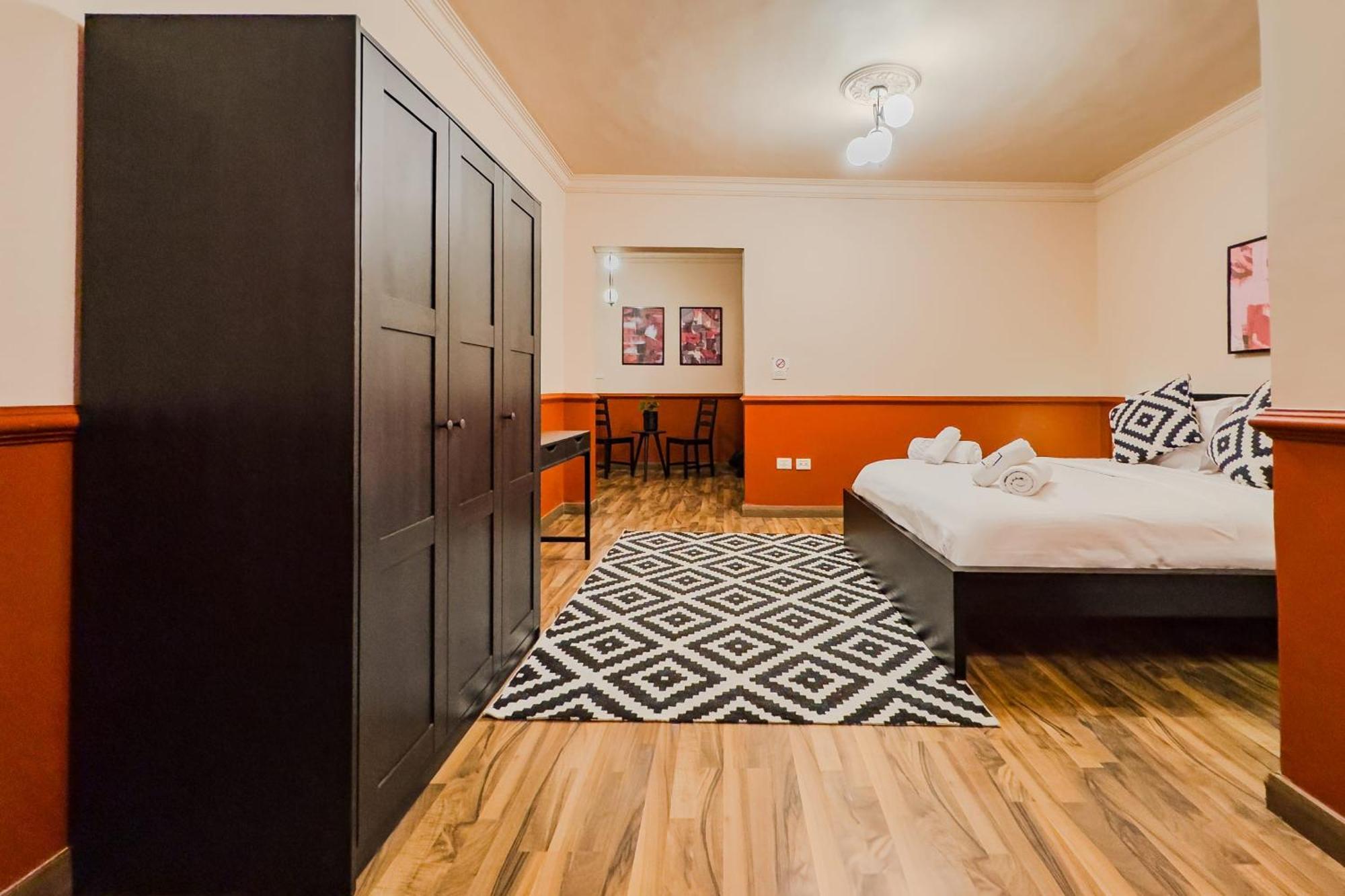 Distinct & Decent 2 Bdr Apt Steps From Nightlife And Airport Kahire Dış mekan fotoğraf